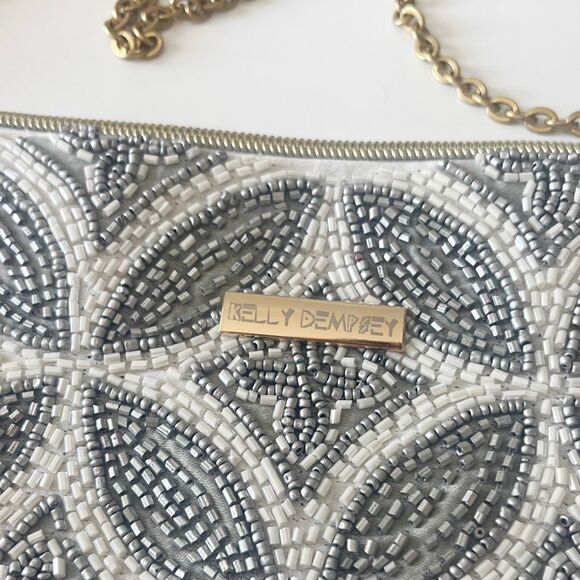 Kelly Dempsey White Silver Beaded Purse - Picture 2 of 6